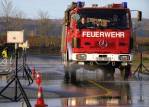 2 Kameraden beim Fahrsicherheitstraining